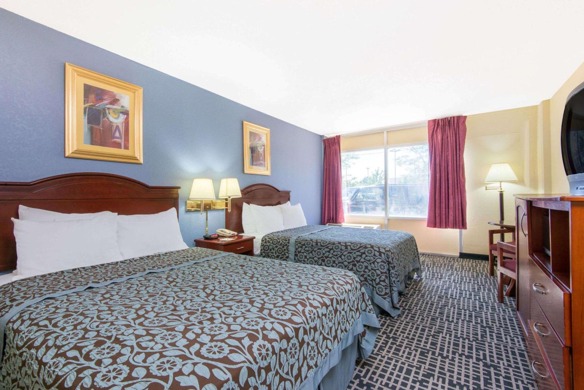 Days Inn & Suites By Wyndham Wichita East Zewnętrze zdjęcie